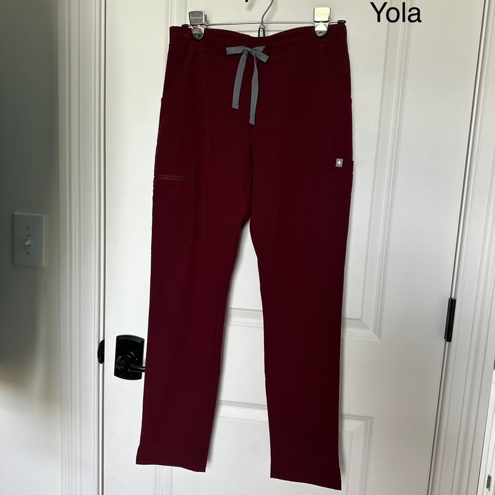 FIGS Yola burgundy XS